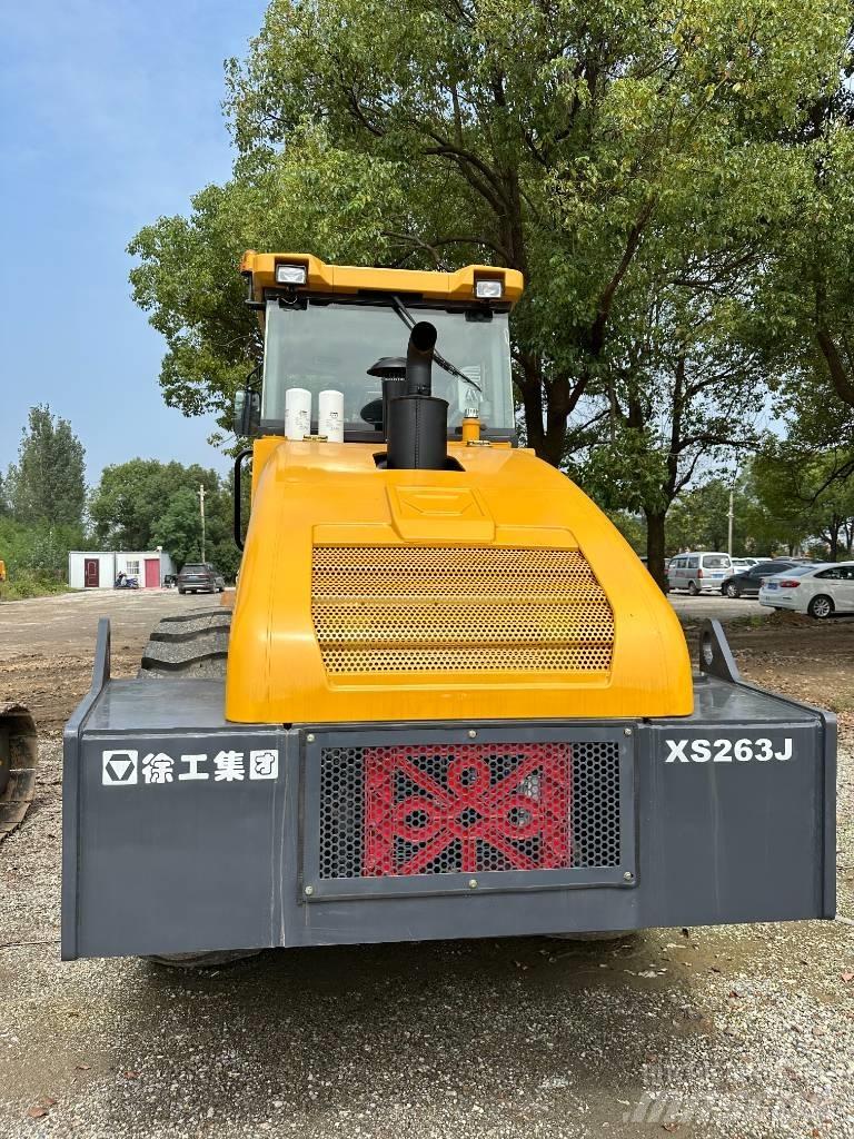 XCMG 263J 振動ローラ