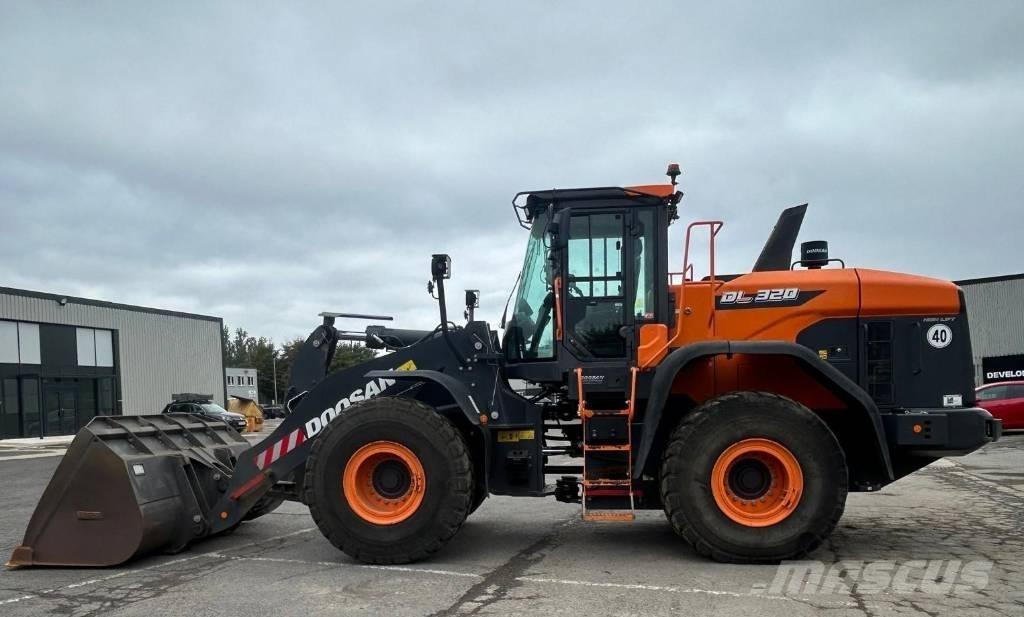Doosan DL 320-7 ホイールローダー・タイヤショベル