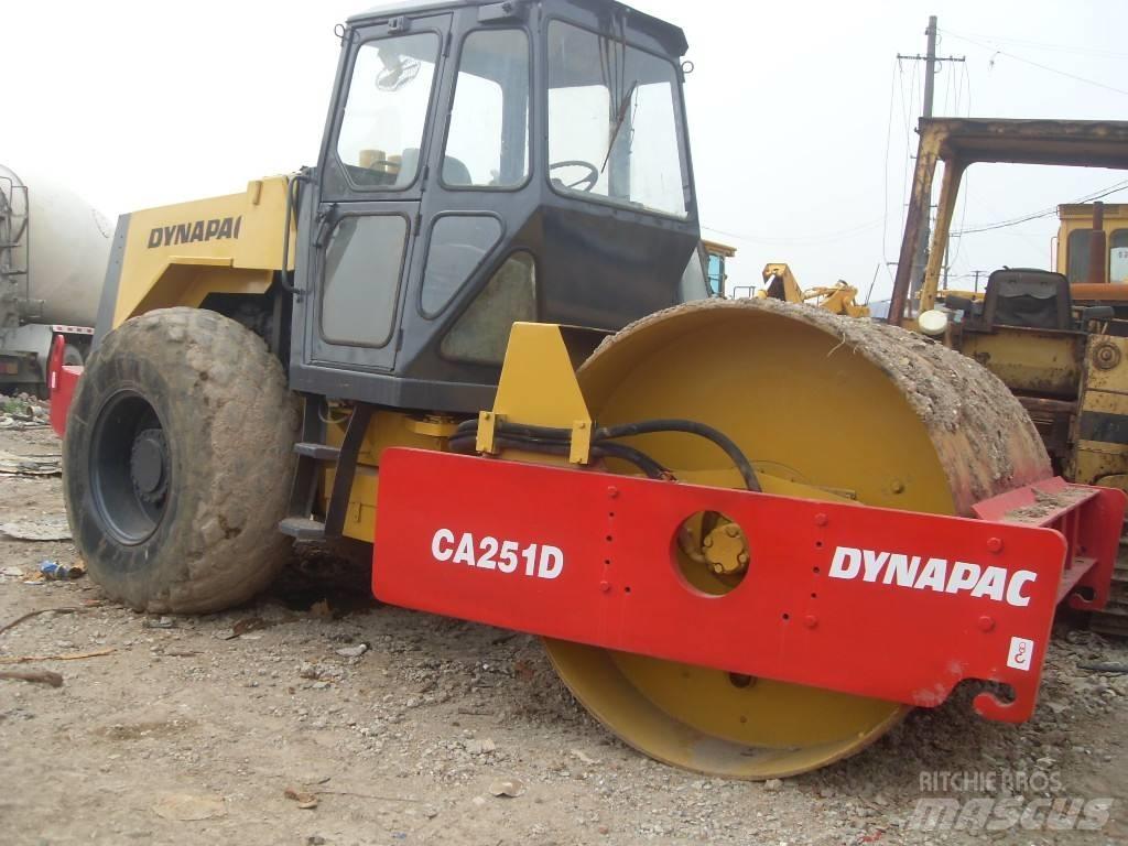 Dynapac CA 251 D 振動ローラ