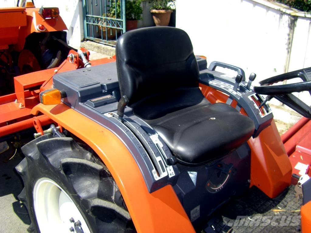 Kubota ASTE A-17 4wd トラクター