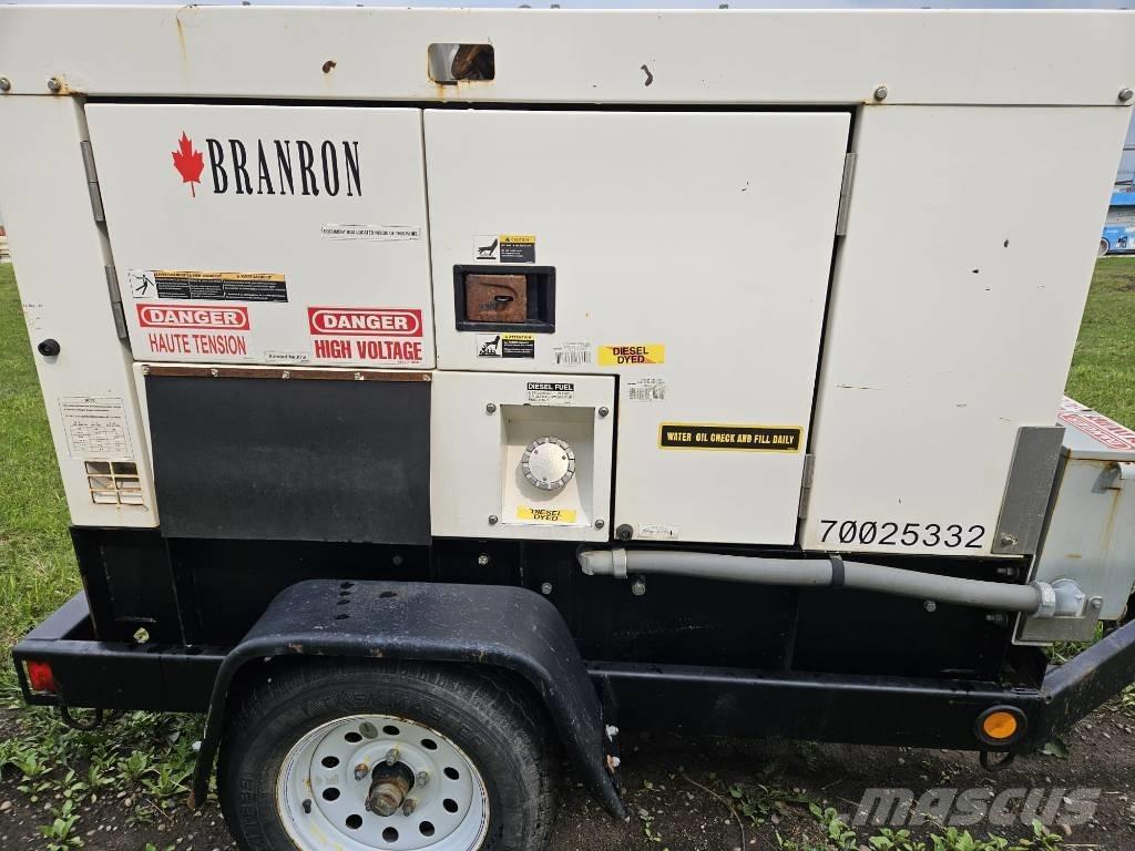 MultiQuip DCA 25 KVA ディーゼル発電機