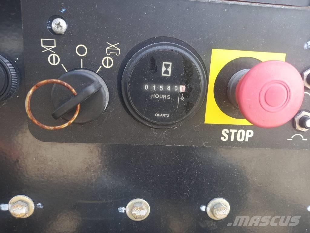 Genie GS 3369 RT シザースリフト