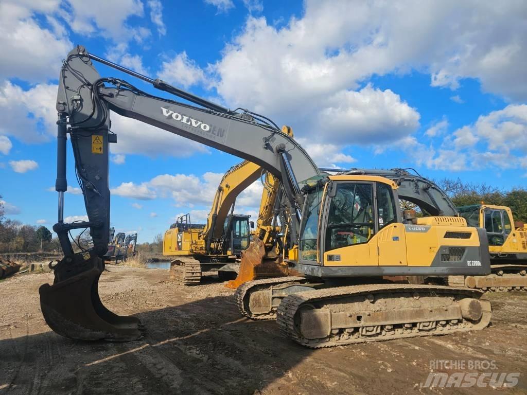 Volvo EC 220 DL 大型油圧ショベル12t以上（パワーショベル・ユンボ）