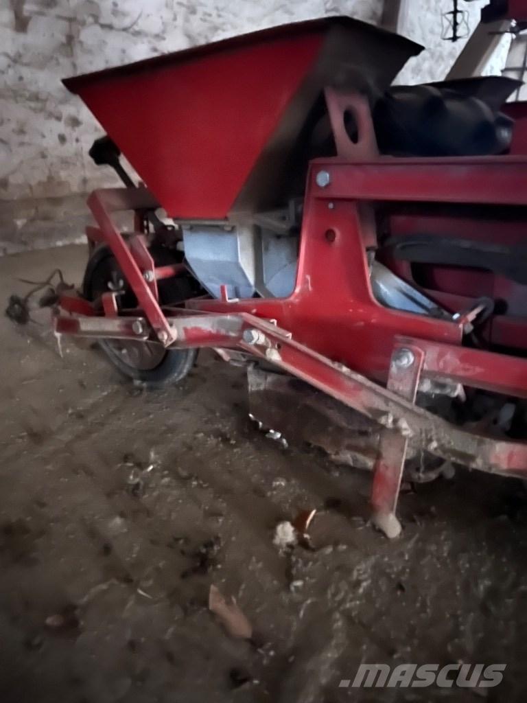 Becker 12 R 種蒔き機械