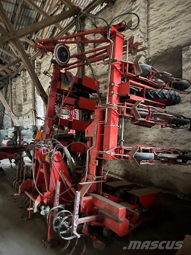 Becker 12 R 種蒔き機械