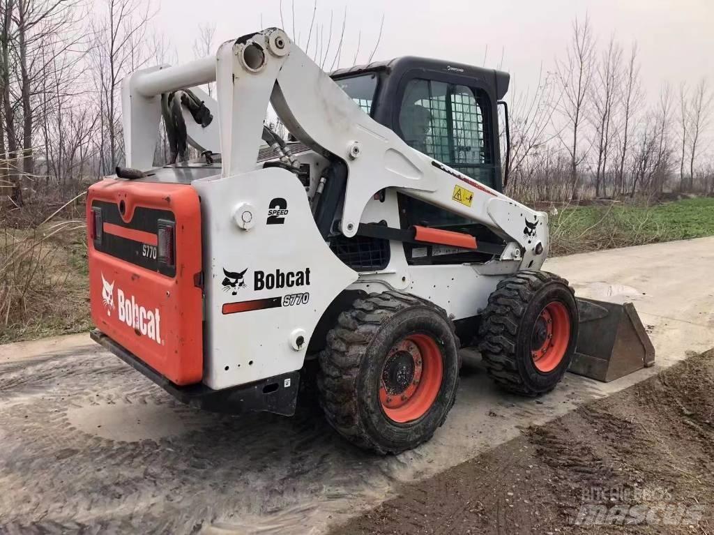 Bobcat S 770 スキッドステアローダー