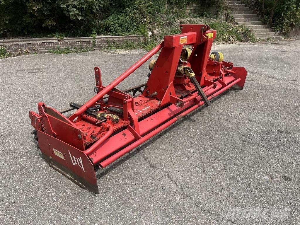 Lely 300-22 パワーハローとロータリーハロー