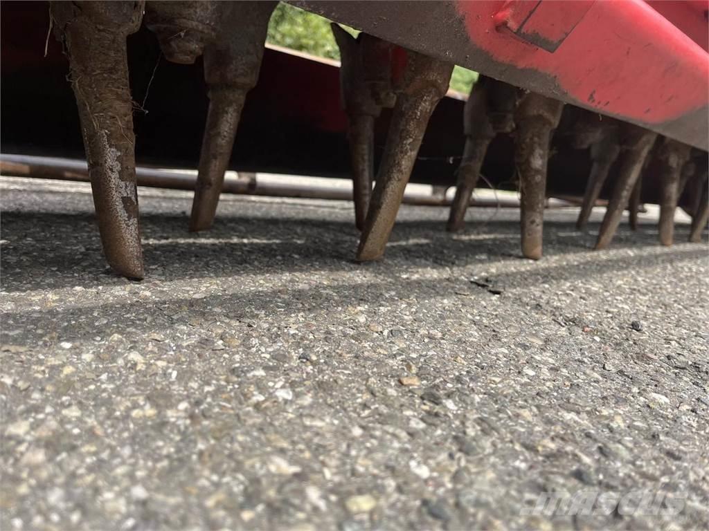Lely 300-22 パワーハローとロータリーハロー