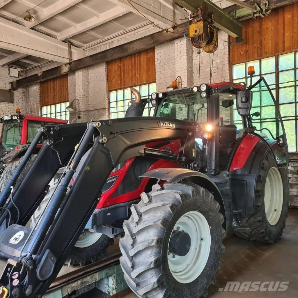 Valtra T 174 トラクター