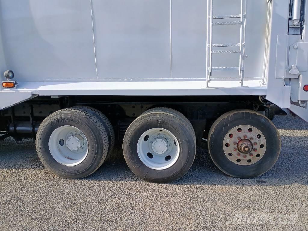 Mack LEU 塵芥車、パッカー車