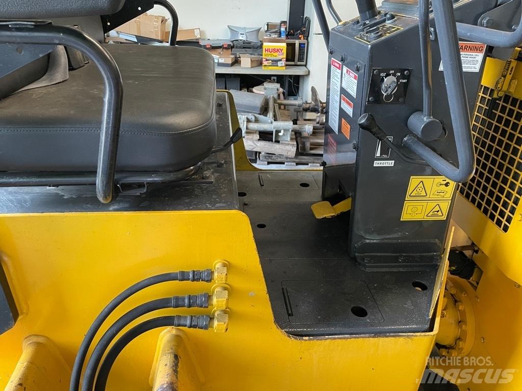 Sakai SW 320-1 タンデムローラ