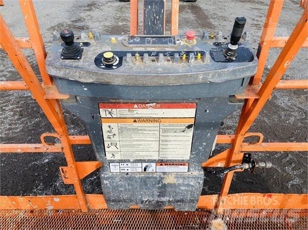 JLG 860 SJ ブームリフト　直伸型