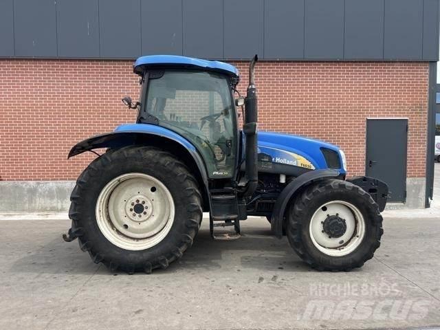 New Holland T6030 トラクター