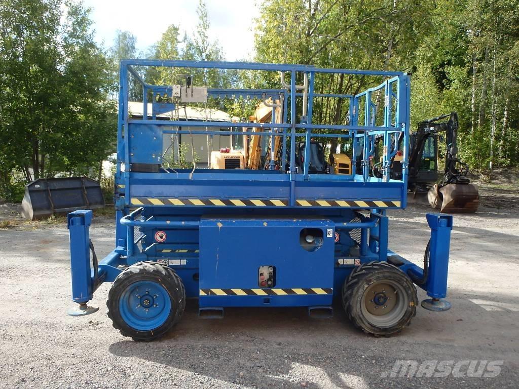 SkyJack SJ 6826 RT シザースリフト
