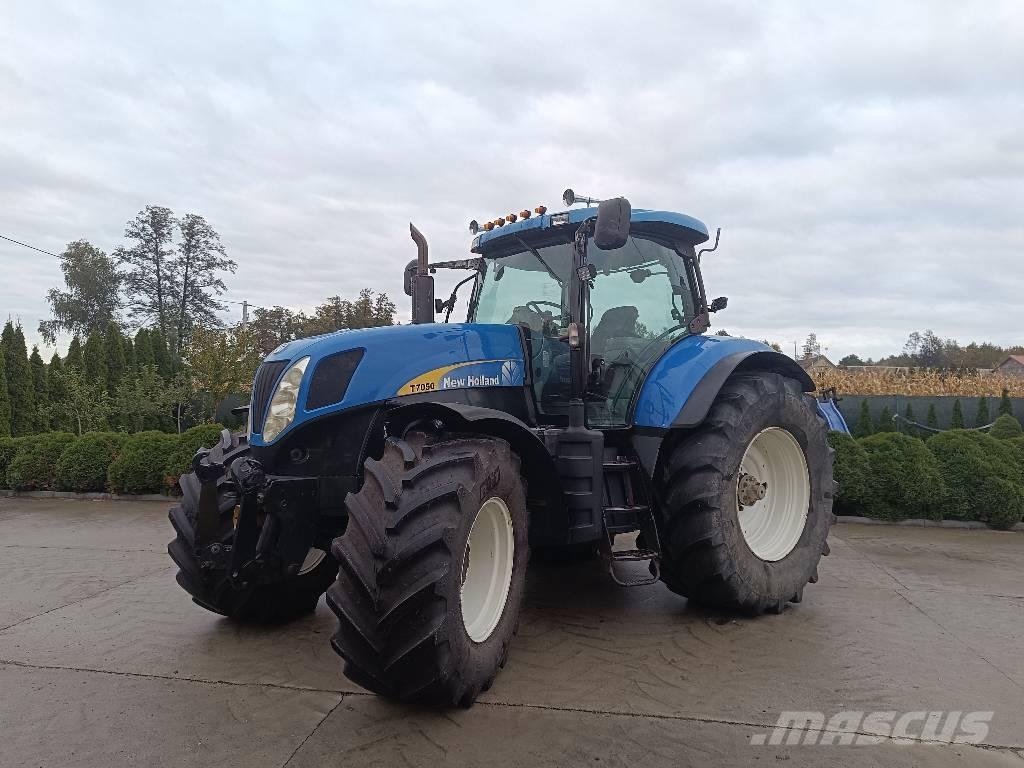 New Holland T 7050 トラクター
