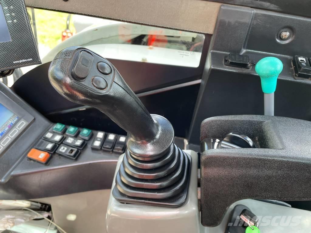 Takeuchi TB 295 W ホイール式油圧ショベル（パワーショベル・ユンボ・バックホー）