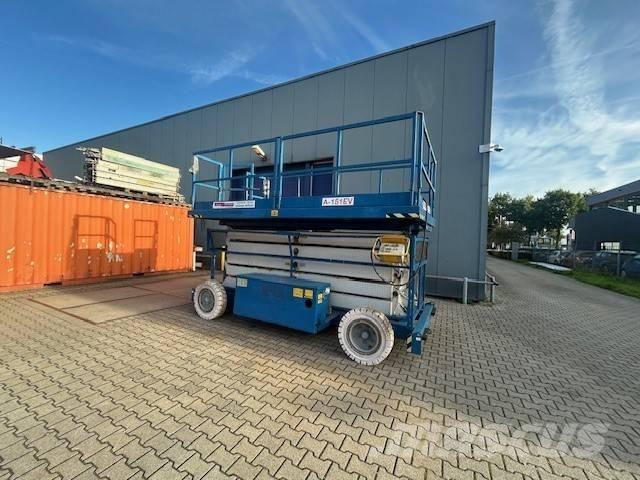 Holland Lift A151EV シザースリフト