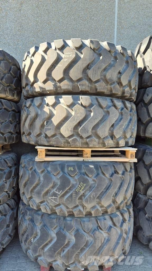 Michelin 23.5 R25 タイヤ、ホイル、リム