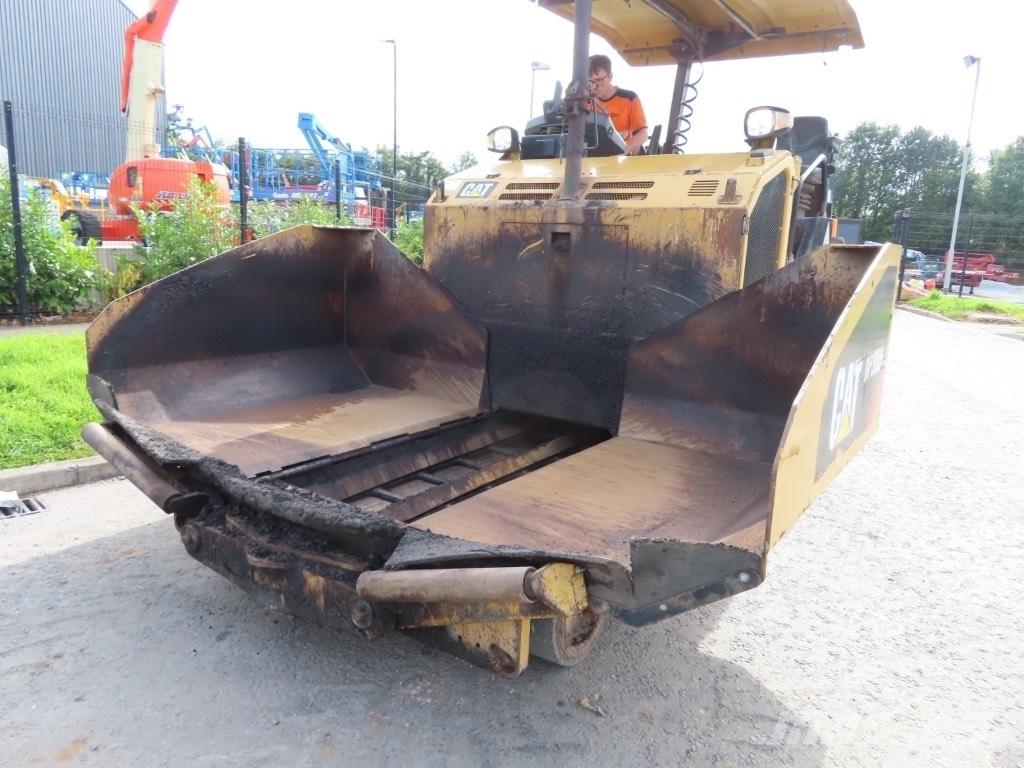 CAT AP 300 アスファルトフィニッシャ
