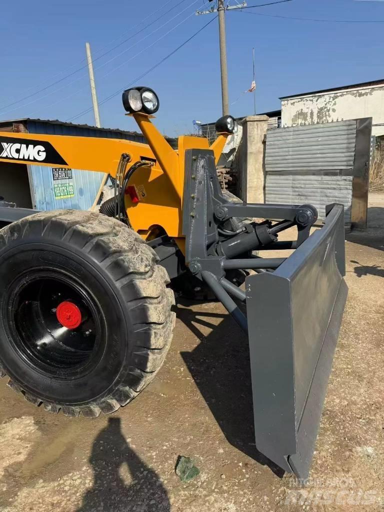 XCMG GR 2153 モーターグレーダー
