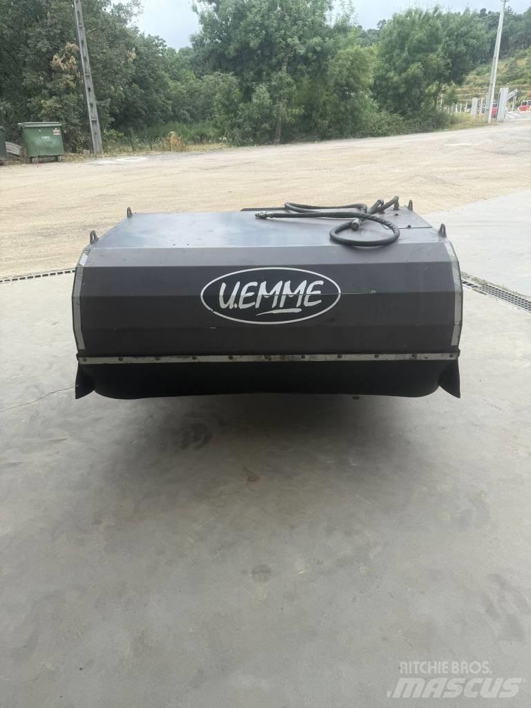  UEMME Manta 1550 HD 路面清掃機