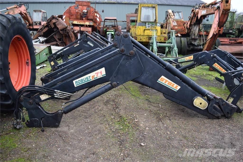 Stoll Robust F71 フロントローダーとディガー