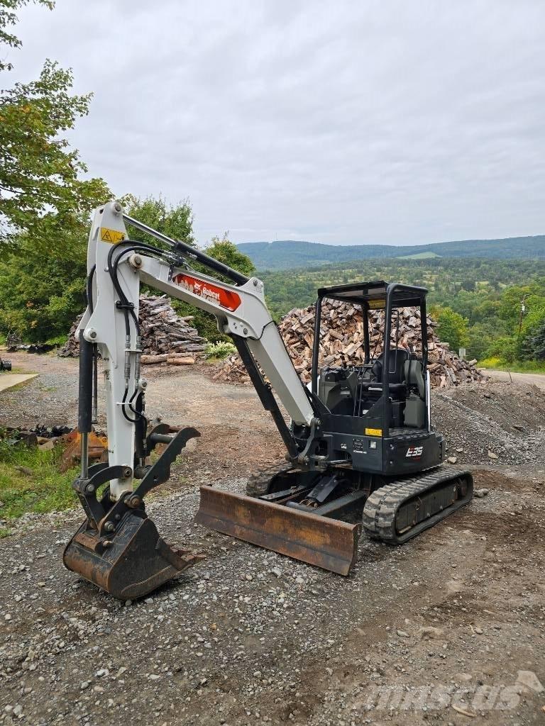 Bobcat E 35 ミニ油圧ショベル 7t以下（ミニユンボ・ミニディガー）
