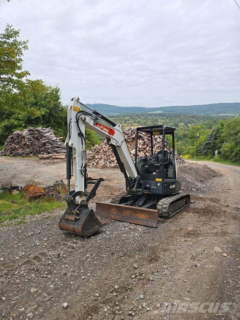 Bobcat E 35 ミニ油圧ショベル 7t以下（ミニユンボ・ミニディガー）