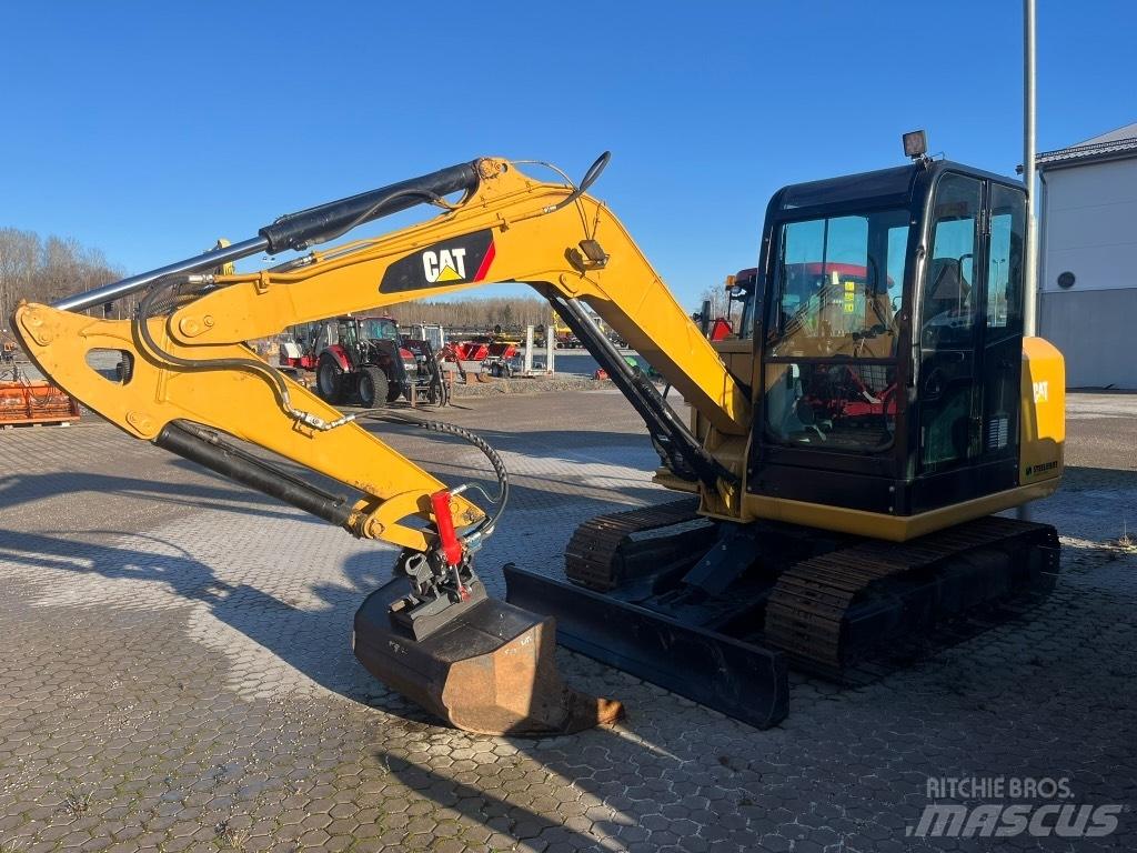 CAT 305.5 E2 ミニ油圧ショベル 7t以下（ミニユンボ・ミニディガー）