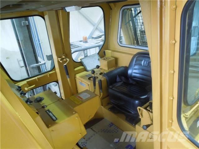 CAT D 7 G ブルドーザー