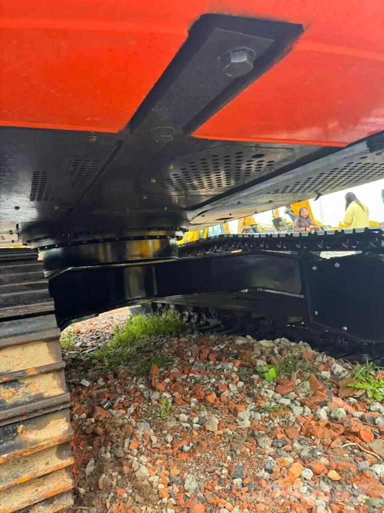 Hitachi ZX 200 大型油圧ショベル12t以上（パワーショベル・ユンボ）