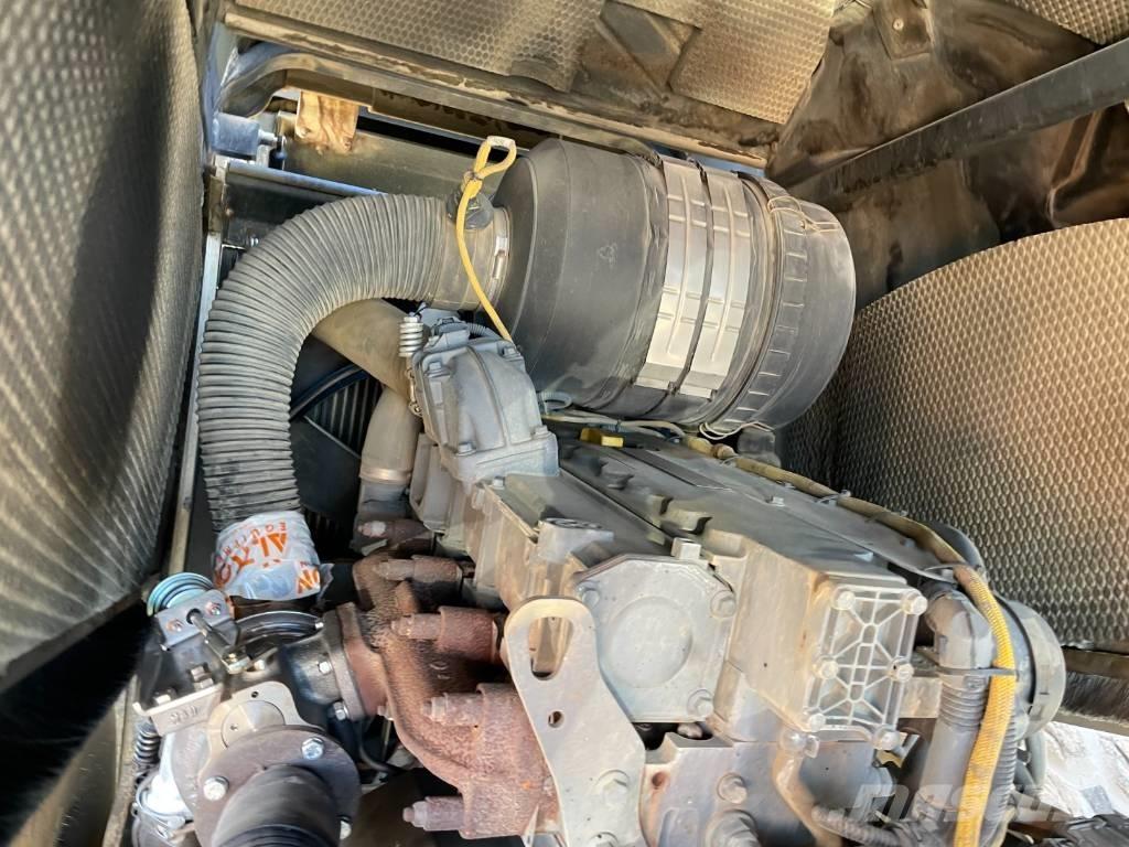 Bomag BW 213 DH-4 振動ローラ