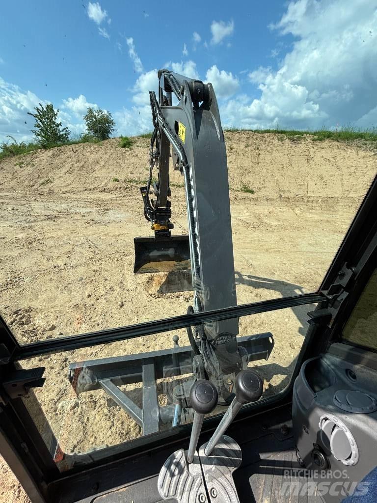 Volvo ECR 25 D ミニ油圧ショベル 7t以下（ミニユンボ・ミニディガー）