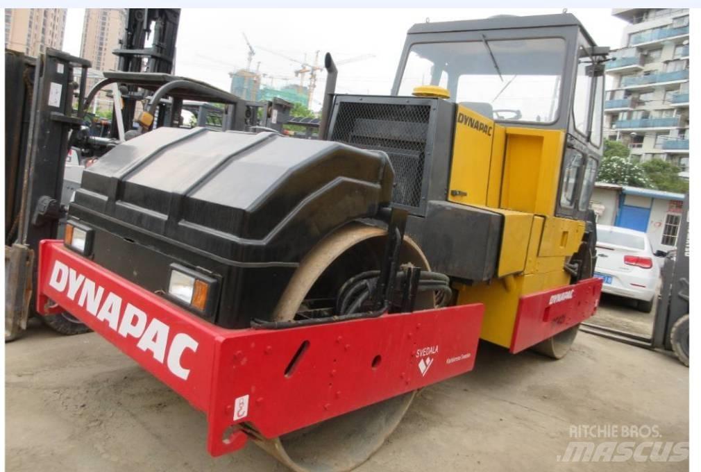 Dynapack CC421 振動ローラ