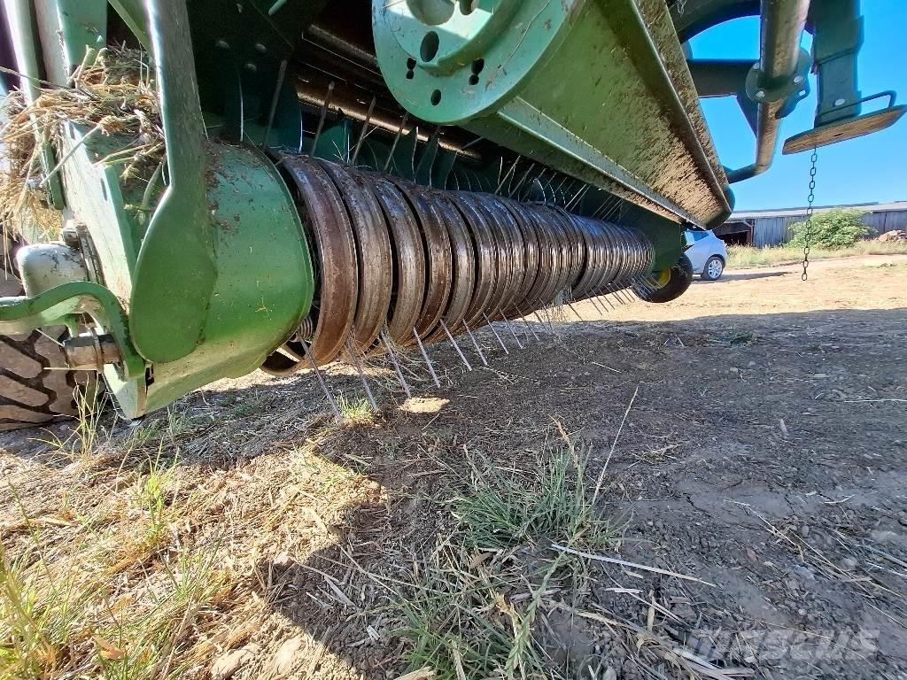 John Deere V461M ラウンドベーラー