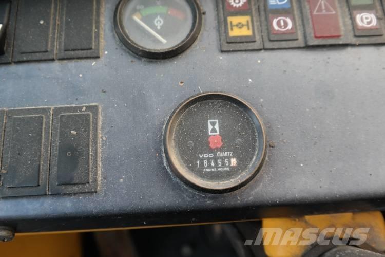 Volvo L160 COMPACTOR ホイールローダー・タイヤショベル