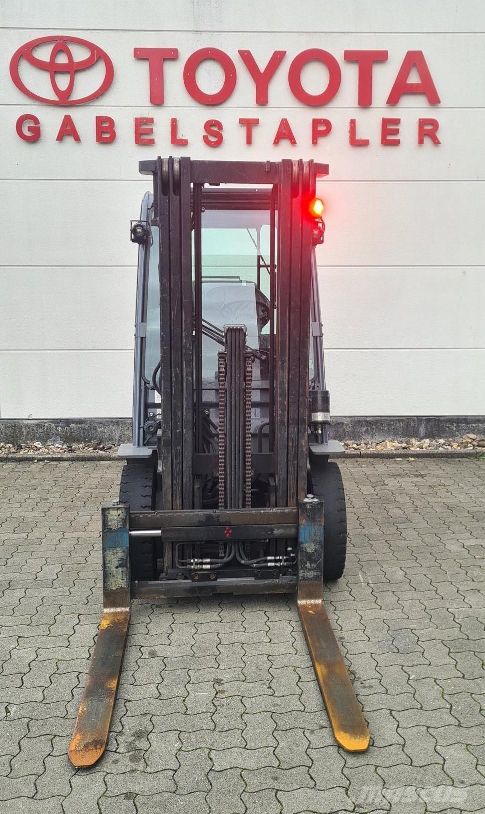 Toyota 02-8FGF25 LPGフォークリフト