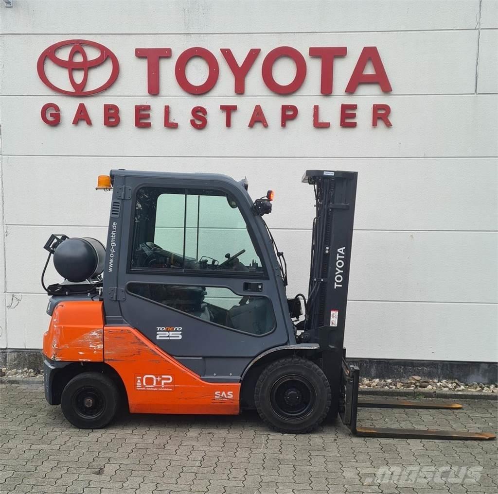 Toyota 02-8FGF25 LPGフォークリフト