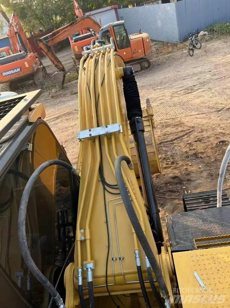 CAT 320 D 大型油圧ショベル12t以上（パワーショベル・ユンボ）