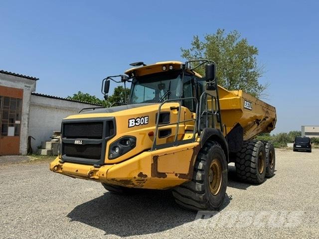 Bell B 30 E アーティキュレート式ダンプトラック