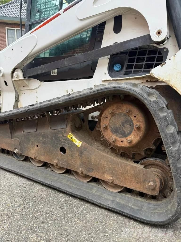 Bobcat T770 スキッドステアローダー