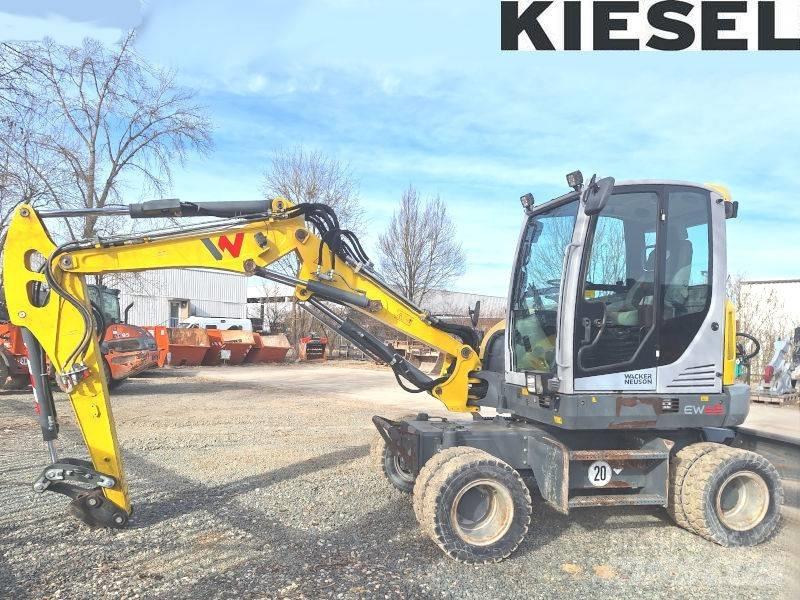 Wacker Neuson EW 65 ホイール式油圧ショベル（パワーショベル・ユンボ・バックホー）