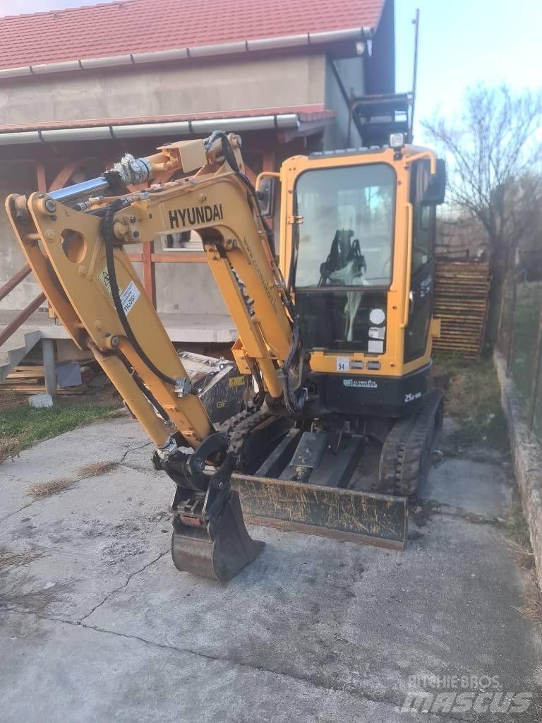 Hyundai R25Z-9 AK ミニ油圧ショベル 7t以下（ミニユンボ・ミニディガー）