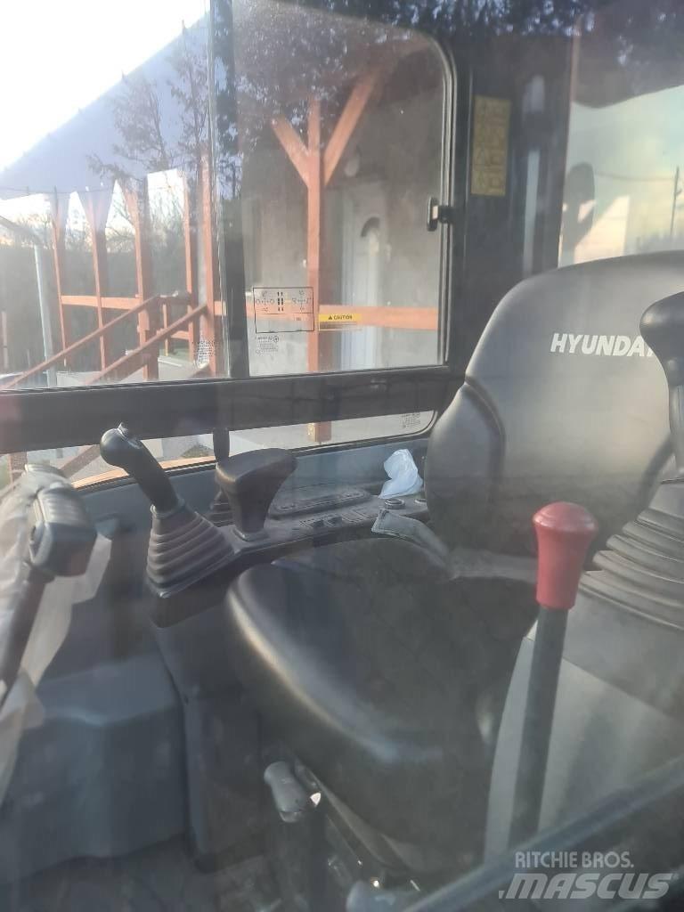 Hyundai R25Z-9 AK ミニ油圧ショベル 7t以下（ミニユンボ・ミニディガー）