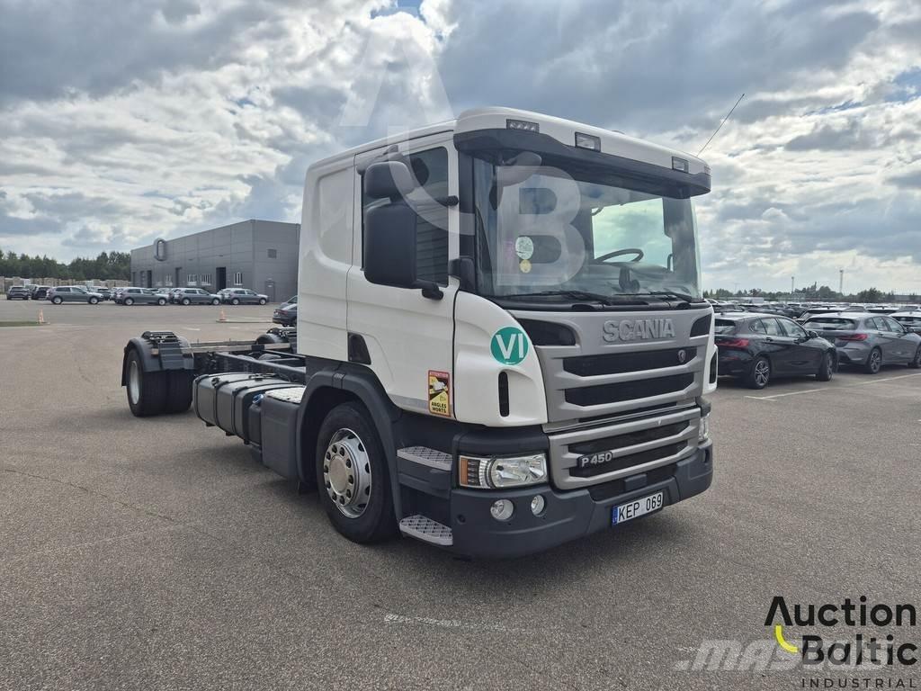 Scania P 450 キャブ付きシャーシ