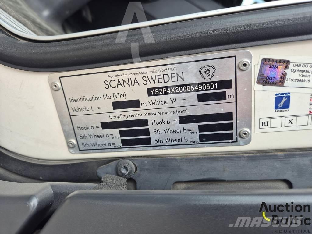 Scania P 450 キャブ付きシャーシ
