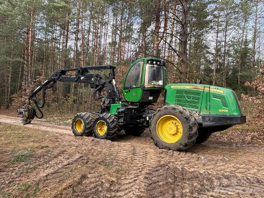 John Deere 1170 E ハーベスター