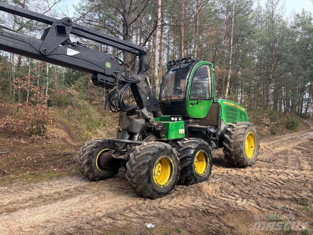 John Deere 1170 E ハーベスター