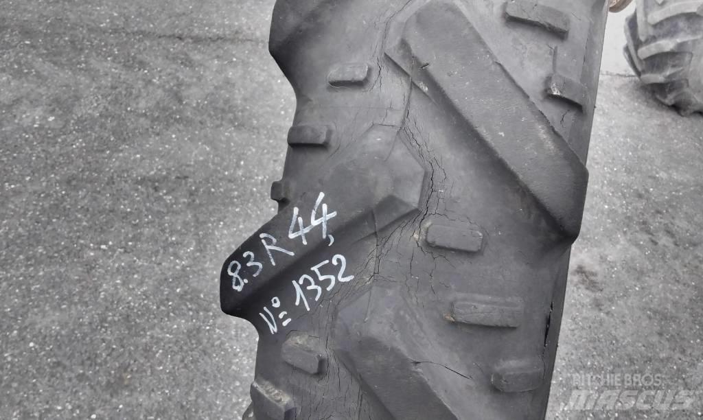 Kleber 8.3R44 タイヤ、ホイル、リム
