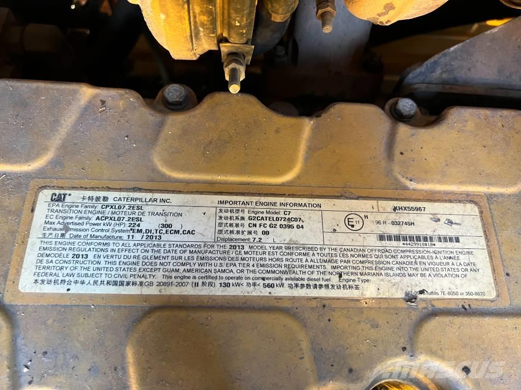 CAT 140M モーターグレーダー